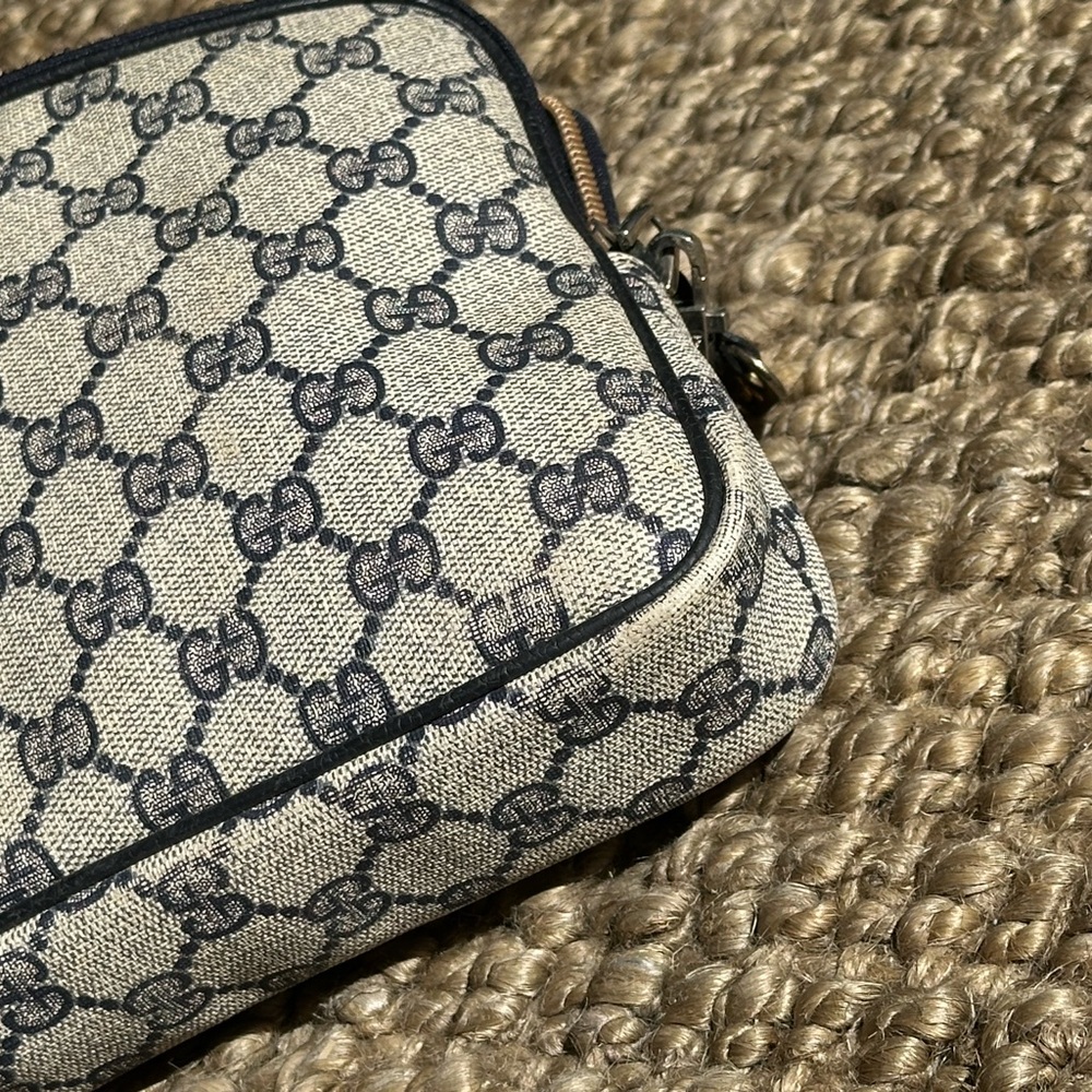 Gucci Navy Blue and Beige Signature Monogram Bag - Picture 10 of 13